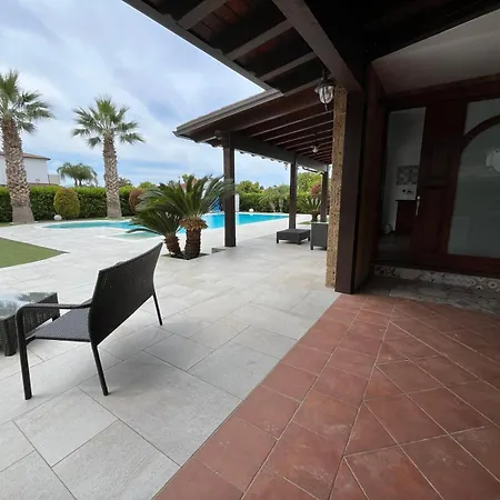 Oxidiana With Pool And Garden Campofelice Di Roccella