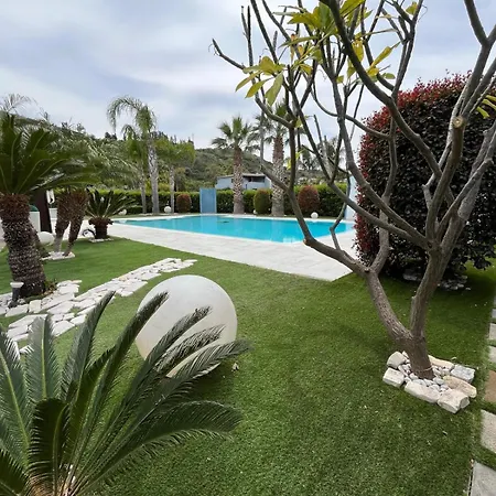 Oxidiana With Pool And Garden Villa