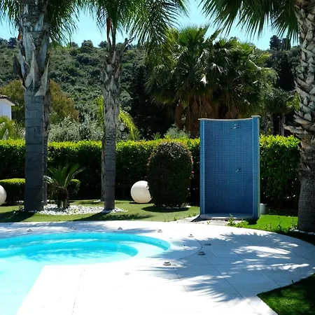 Oxidiana With Pool And Garden *